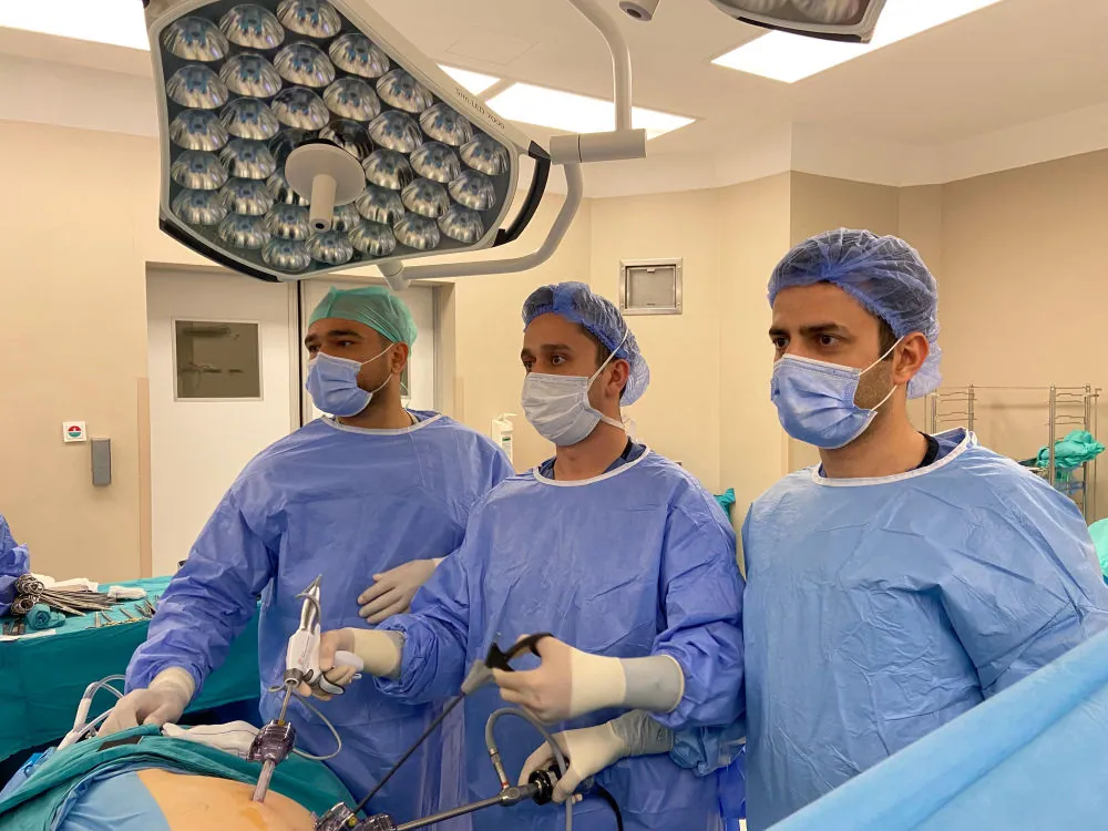 Op. Dr. Kayhan Tarım ameliyathanede